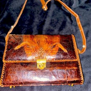 Vintage Alligator 🐊 crossbody handbag